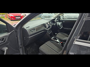 Volkswagen T-Roc thumbnail