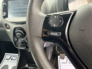 Peugeot 108 thumbnail