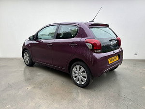 Peugeot 108 thumbnail