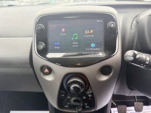 Peugeot 108 thumbnail