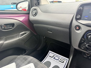 Peugeot 108 thumbnail
