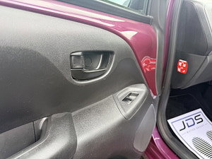 Peugeot 108 thumbnail