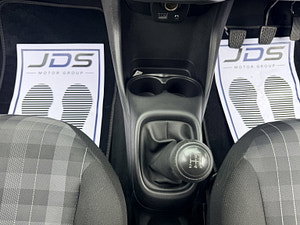 Peugeot 108 thumbnail