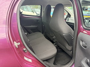 Peugeot 108 thumbnail