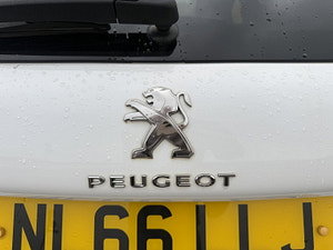 Peugeot 2008 thumbnail