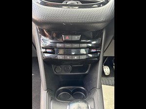 Peugeot 208 thumbnail