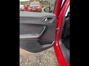 Peugeot 208 thumbnail