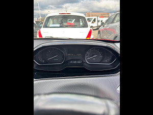Peugeot 208 thumbnail