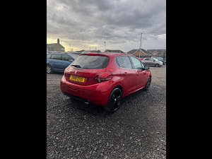 Peugeot 208 thumbnail