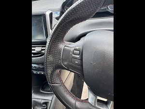 Peugeot 208 thumbnail