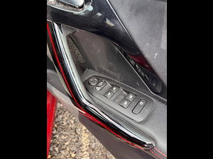 Peugeot 208 thumbnail