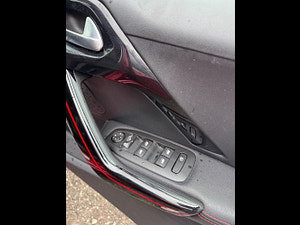 Peugeot 208 thumbnail