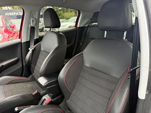 Peugeot 208 thumbnail