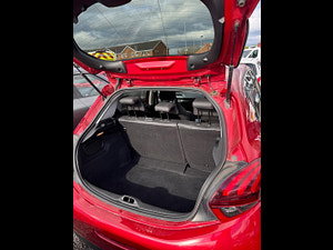 Peugeot 208 thumbnail