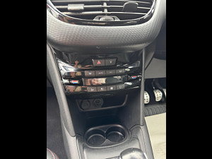 Peugeot 208 thumbnail