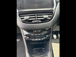 Peugeot 208 thumbnail