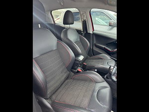 Peugeot 208 thumbnail