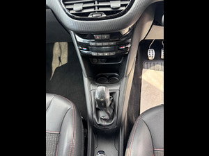 Peugeot 208 thumbnail