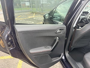 Peugeot 208 thumbnail