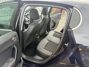 Peugeot 208 thumbnail