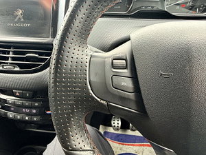 Peugeot 208 thumbnail