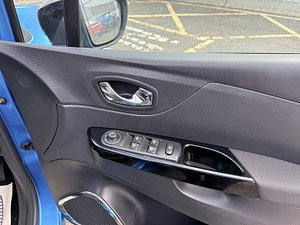 Renault Captur thumbnail