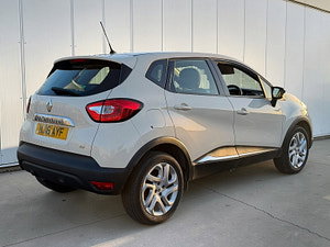Renault Captur thumbnail