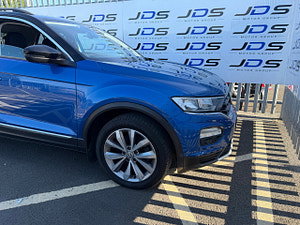 Volkswagen T-Roc thumbnail
