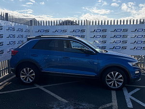 Volkswagen T-Roc thumbnail