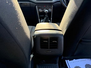 Volkswagen T-Roc thumbnail
