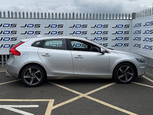 Volvo V40 thumbnail