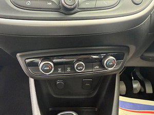 Vauxhall Crossland X thumbnail