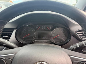 Vauxhall Crossland X thumbnail