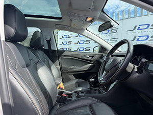 Vauxhall Grandland X thumbnail