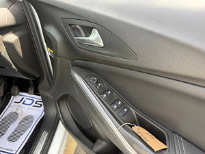 Vauxhall Grandland X thumbnail