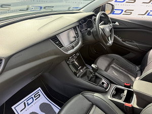 Vauxhall Grandland X thumbnail