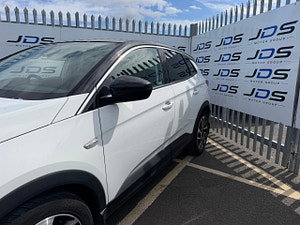 Vauxhall Grandland X thumbnail