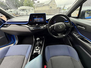 Toyota C-HR thumbnail