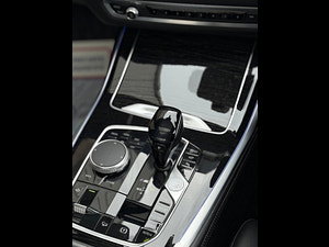 BMW X7 thumbnail