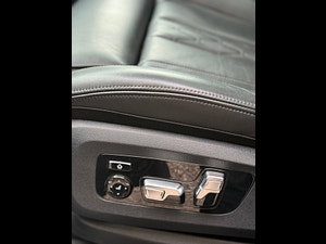 BMW X7 thumbnail