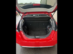 Nissan Leaf thumbnail