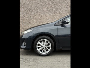 Toyota Auris thumbnail