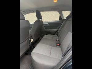 Toyota Auris thumbnail