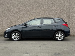 Toyota Auris thumbnail