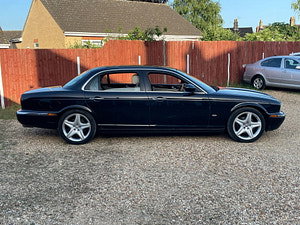 Jaguar XJ thumbnail