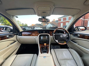 Jaguar XJ thumbnail