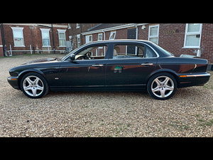 Jaguar XJ thumbnail