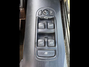 Land Rover Freelander 2 thumbnail