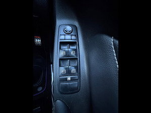 Mercedes-Benz M Class thumbnail