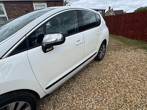 Peugeot 3008 thumbnail